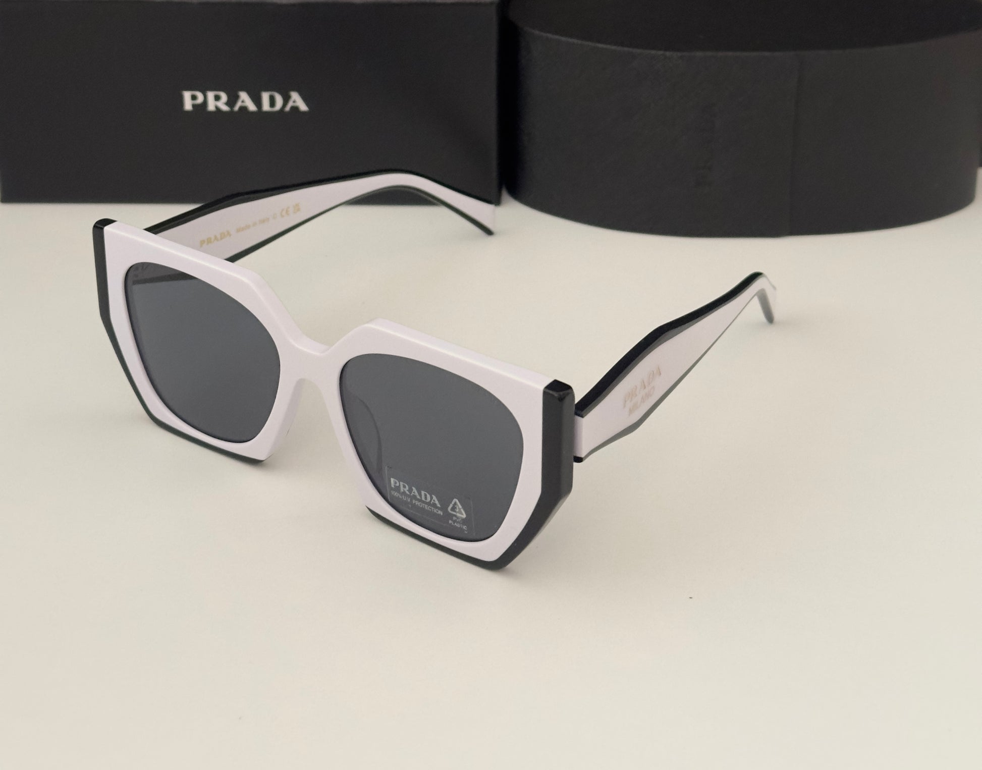 Prada Beyaz Güneş Gözlükleri