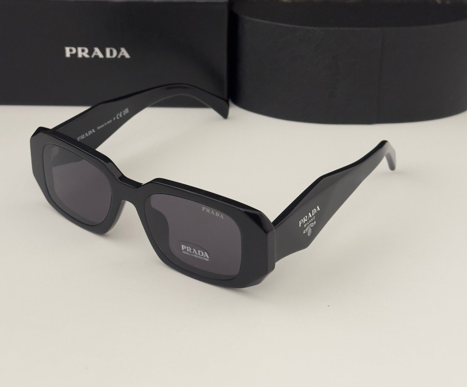 Prada Güneş Gözlükleri